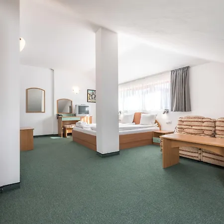 Хотел айсберг