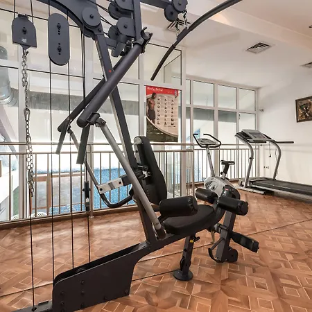 Отель Iceberg 3*