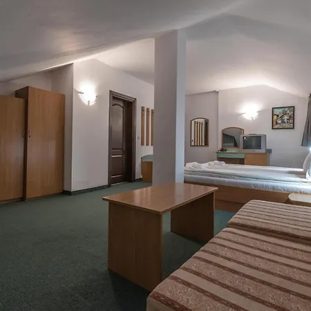Iceberg Hotel 3*