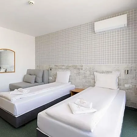Iceberg Hotel 3*